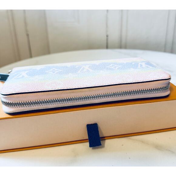 Louis Vuitton Monogram Escale Zippy Wallet Pastel - Picture 7 of 8